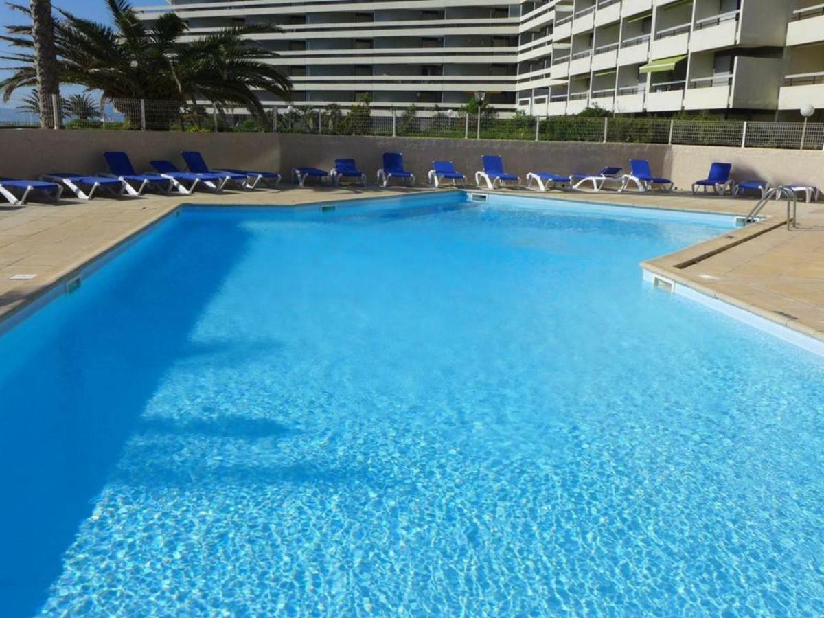 Face A La Les Pieds Dans L'eau Apartment